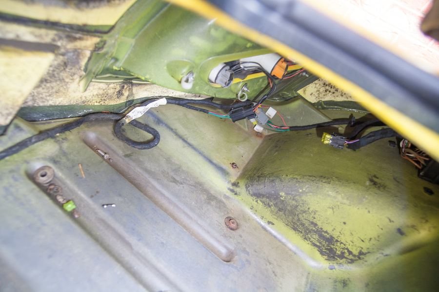 Wiring connectors in the boot